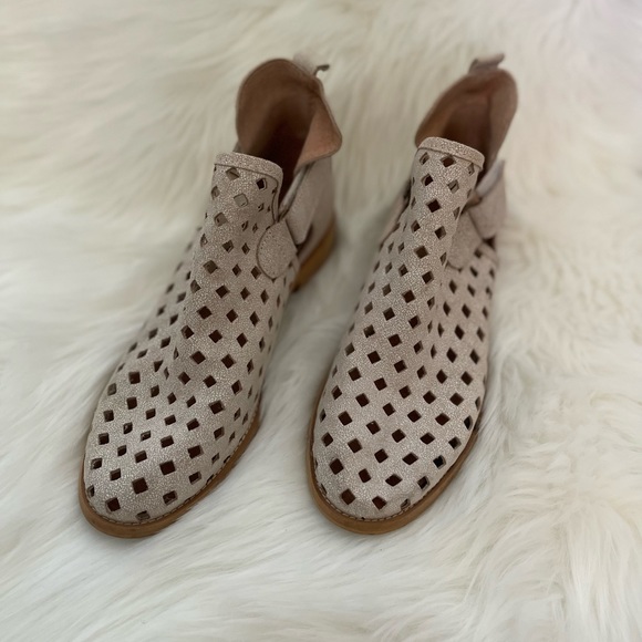 Musse Cloud Shoes Musse Cloud Caila Perforated Bootie Poshmark